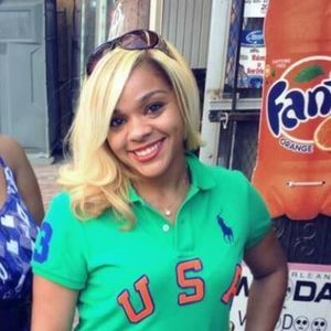 Meet your Posher, Joia